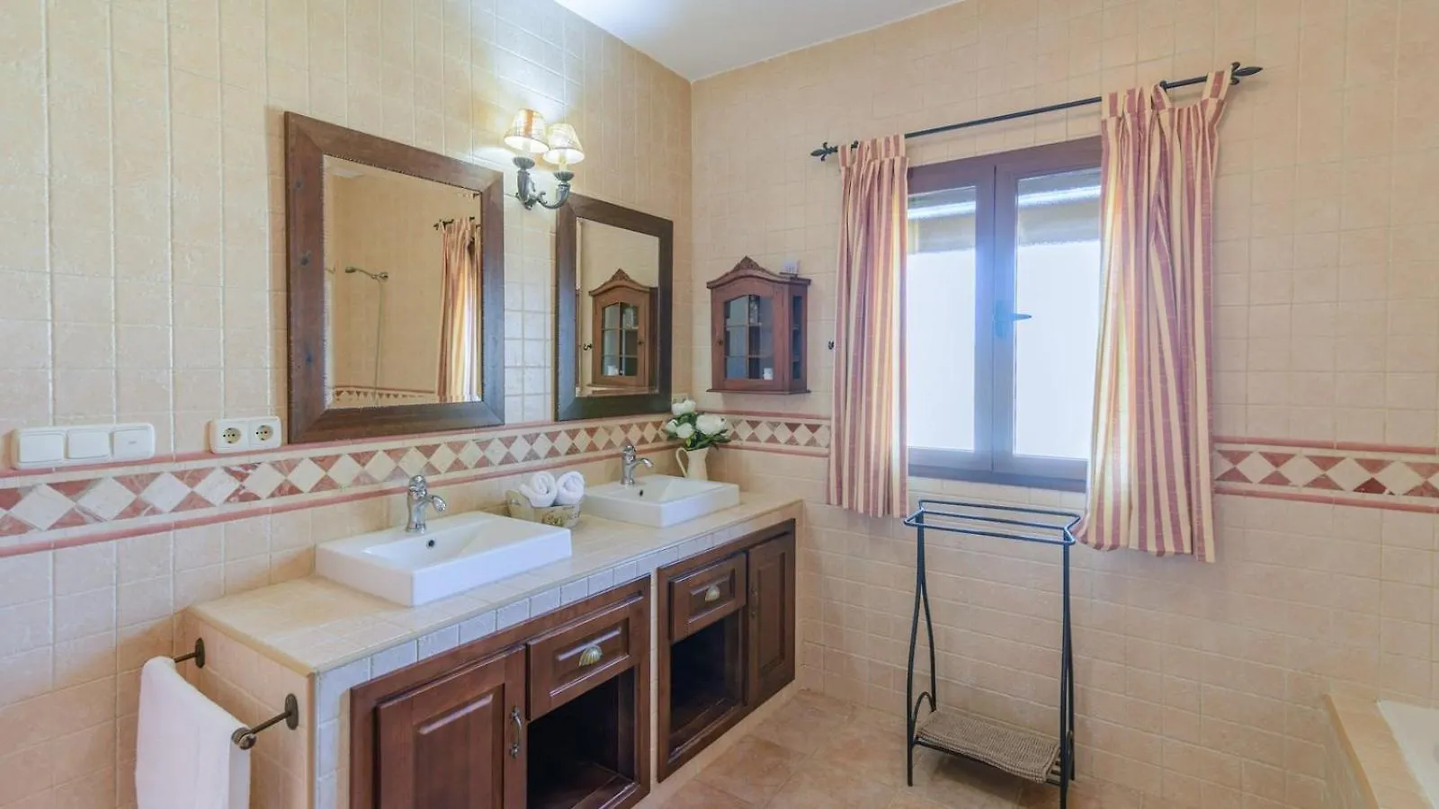 Villa Quilin Alhaurin El Grande By Ruralidays Spain